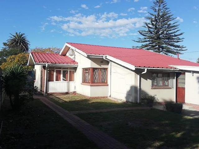 R18 500 | 4 Bedroom House For Rent in Goodwood Central, Goodwood