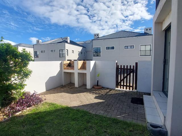 R19,500 pm 2 Bedroom Duplex To Let in Burgundy Estate