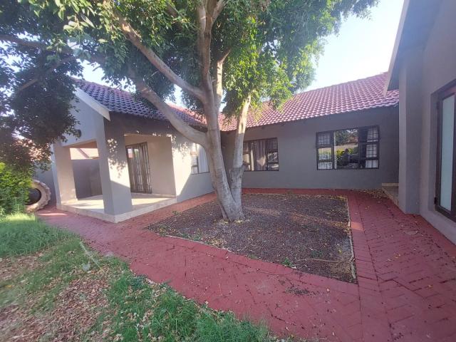 R19,550 pm 4 Bedroom House To Let in Montana