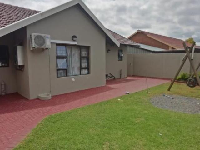 R19,550 pm 4 Bedroom House To Let in Montana Tuine