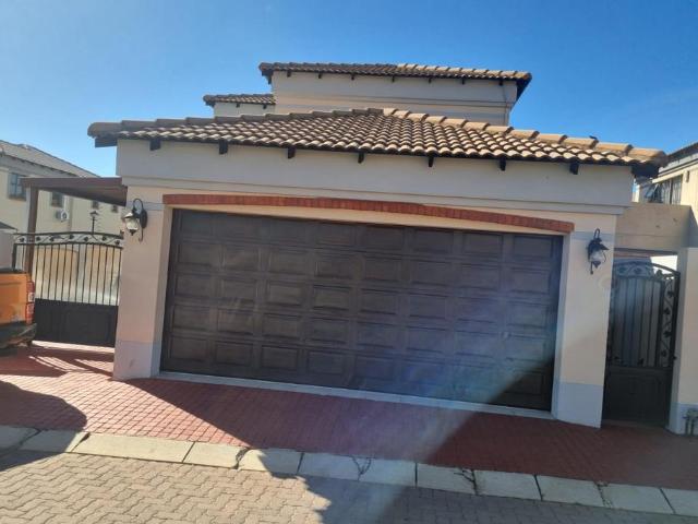 R19,800 pm 4 Bedroom Townhouse To Let in Montana
