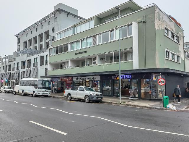 R20,000 pm 2 Bedroom Apartment To Let in Three Anchor Bay