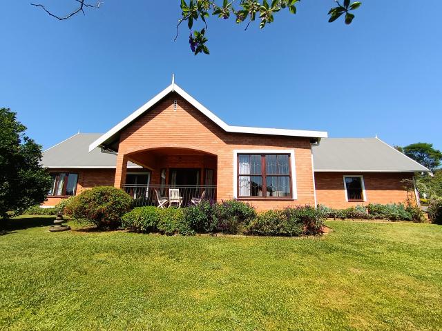 R20,000 pm 3 Bedroom Simplex To Let in Hilton Central