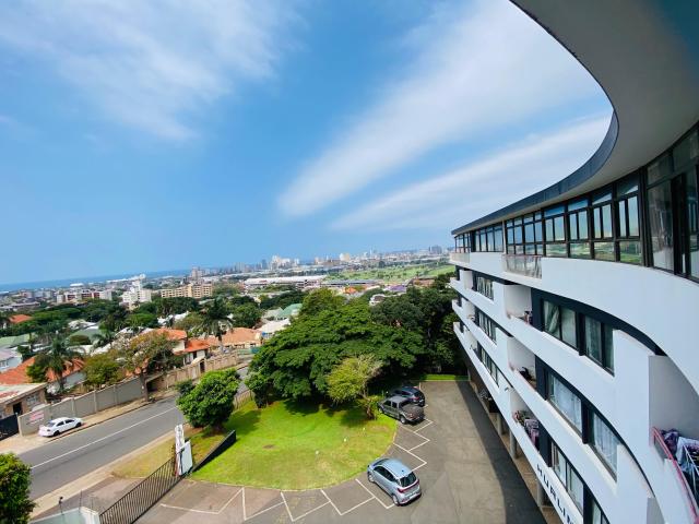 R20,500 pm 3 Bedroom Apartment To Let in Essenwood