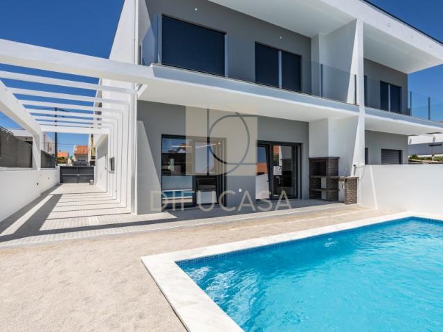 R228 Moradia T4 Piscina centro de Fernão Ferro