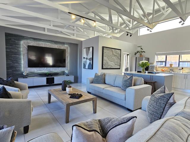 R22,800 pm 3 Bedroom House To Let in Island View
