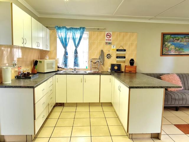 R24,650 pm 3 Bedroom House To Let in Meer En See
