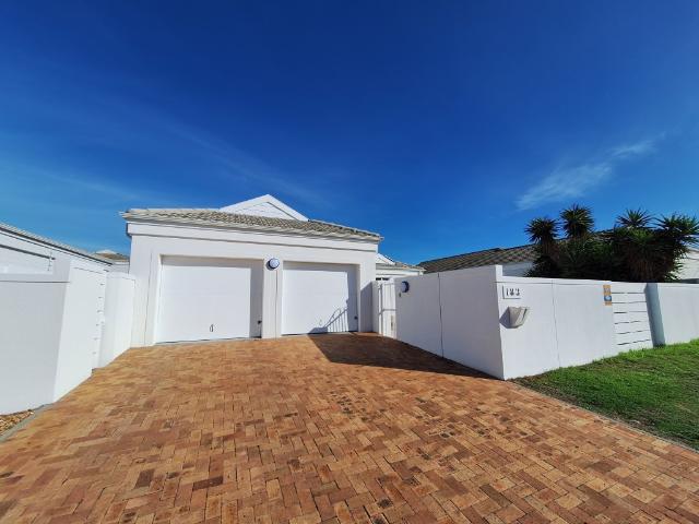 R25,000 pm 3 Bedroom House To Let in Sunningdale