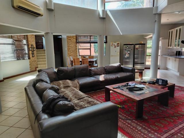 R25,000 pm 5 Bedroom House To Let in Montana