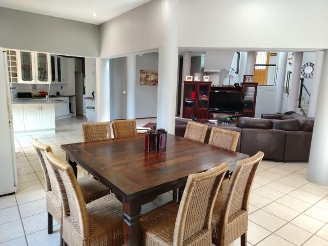 R25,000 pm 5 Bedroom House To Let in Montana