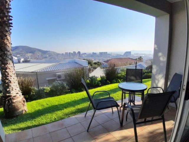 R25 000 | 2 Bedroom Apartment / Flat For Rent in Vredehoek, Cape Town
