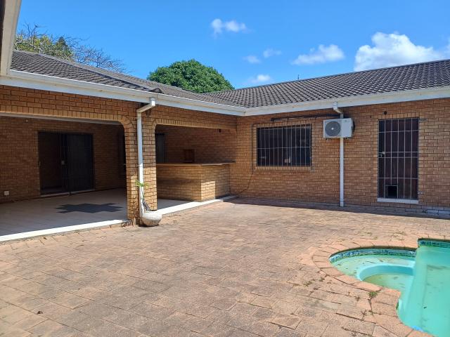 R26,000 pm 4 Bedroom House To Let in Meer En See