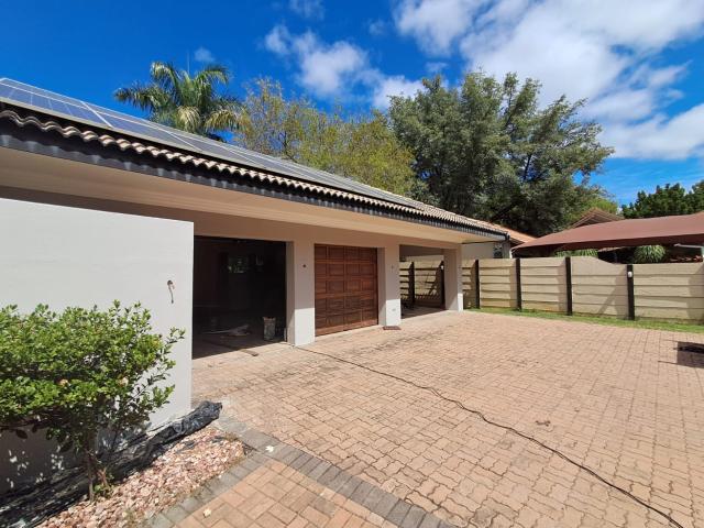 R27,000 pm 4 Bedroom Freestanding To Let in Onverwacht