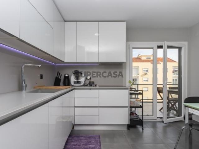 R299 APartamento T3 com terraço 14m2