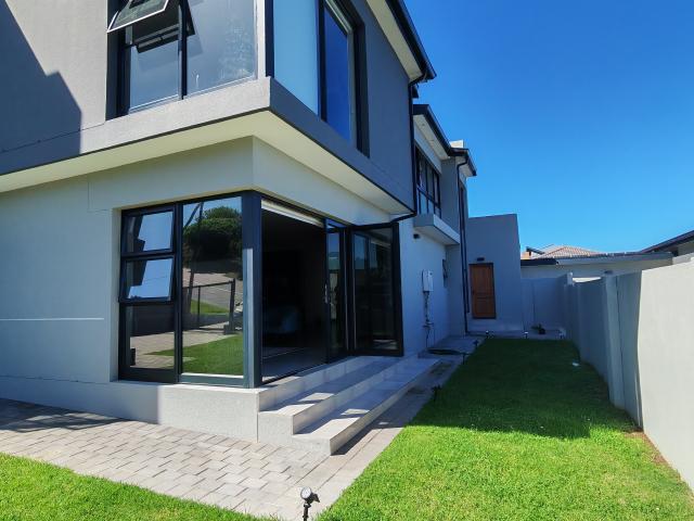 R30,000 pm 4 Bedroom Duet To Let in Dana Bay
