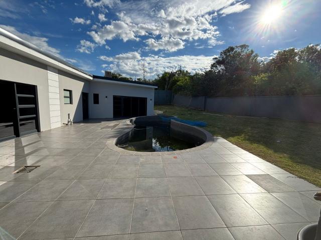 R30,000 pm 4 Bedroom Freehold To Let in Blue Bend