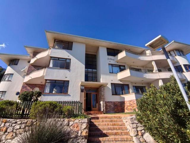 R33 000 | 2 Bedroom Apartment / Flat For Rent in Camps Bay, Cape Town