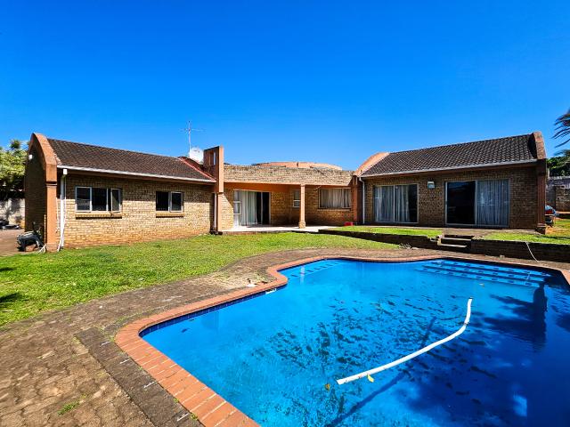 R35,000 pm 5 Bedroom House To Let in Amanzimtoti