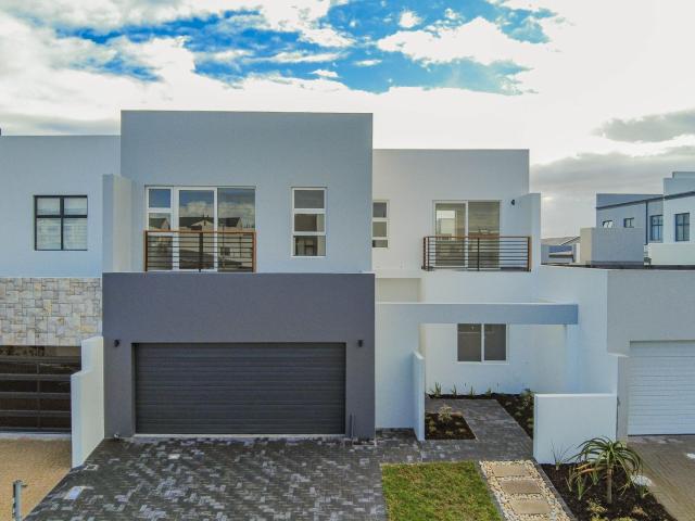 R36,000 pm 4 Bedroom Freestanding To Let in Sandown
