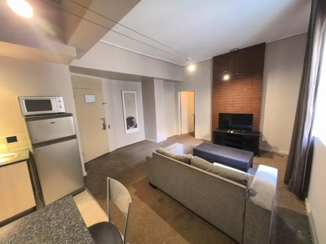 R7 500 | 1 Bedroom Apartment / Flat For Rent in Marshalltown, Johannesburg