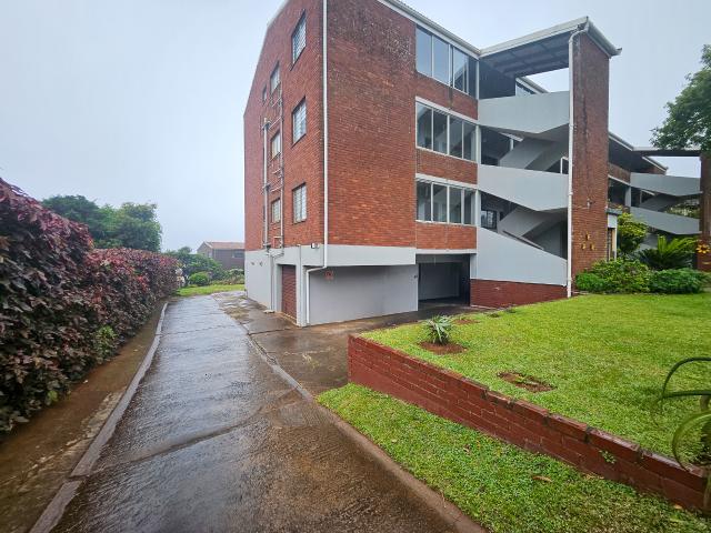 R7,500 pm 2 Bedroom Apartment To Let in Amanzimtoti