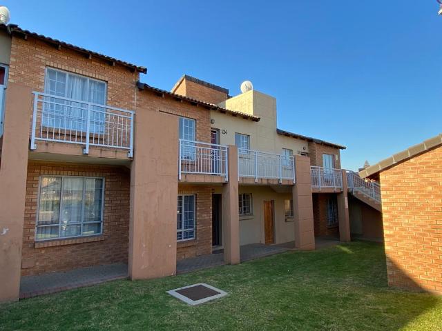 R7,800 pm 2 Bedroom Apartment To Let in Noordwyk