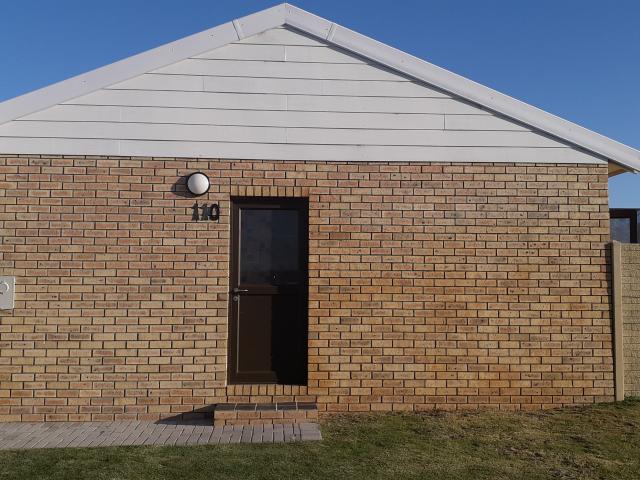 R7,950 pm 2 Bedroom Townhouse To Let in Sherwood