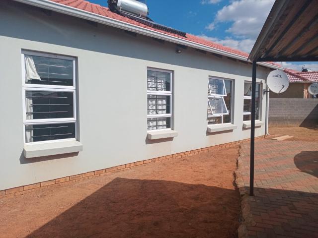 R7,000 pm 3 Bedroom House To Let in Lehae