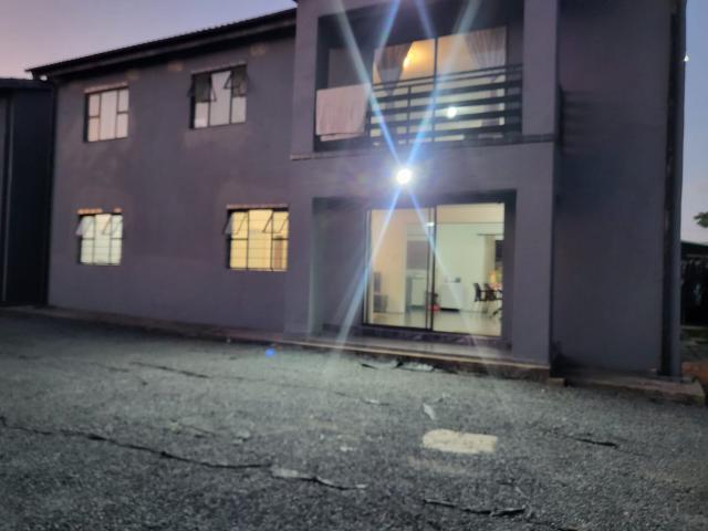 R7,000 pm 2 Bedroom Apartment To Let in Mount Vernon