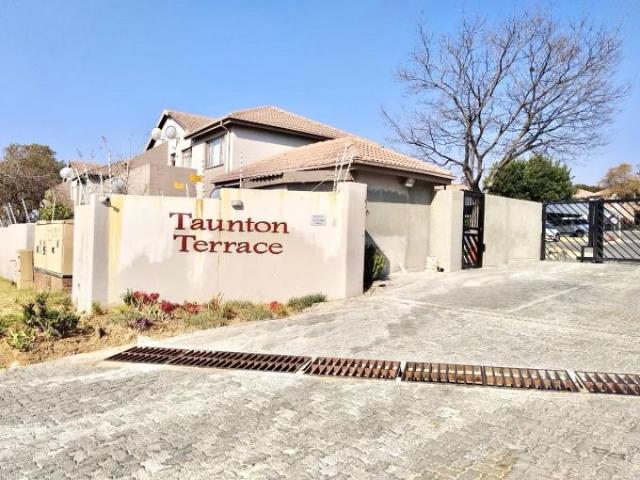 R7,000 pm 2 Bedroom Apartment To Let in Vorna Valley