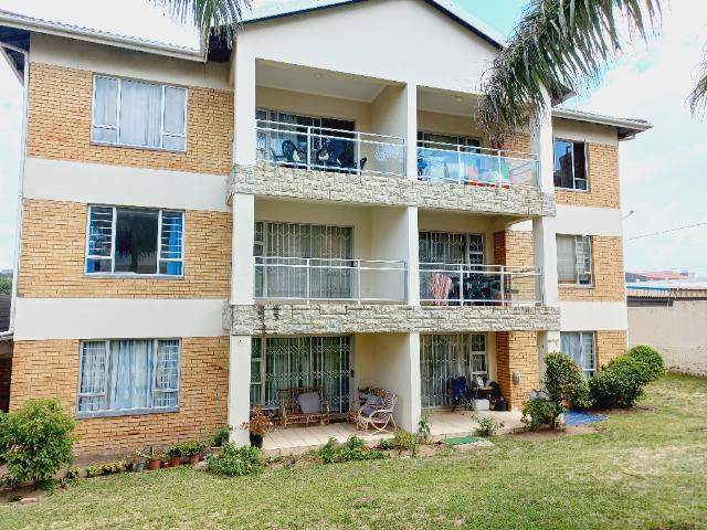R7,160 pm 2 Bedroom Apartment To Let in Manaba Beach