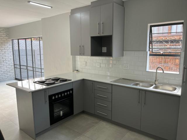 R7,200 pm 2 Bedroom Apartment To Let in Pretoria North