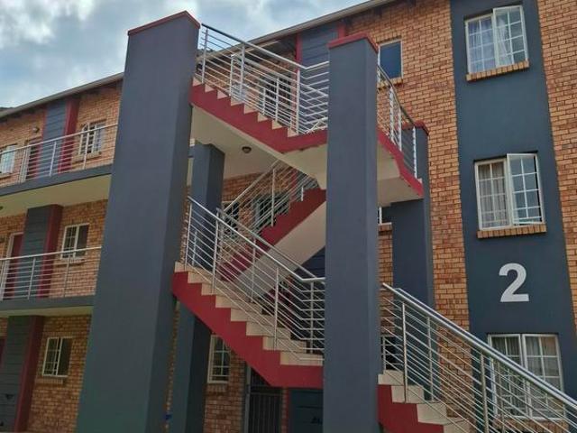R7 300 | 2 Bedroom Apartment / Flat For Rent in Stoneridge, Centurion
