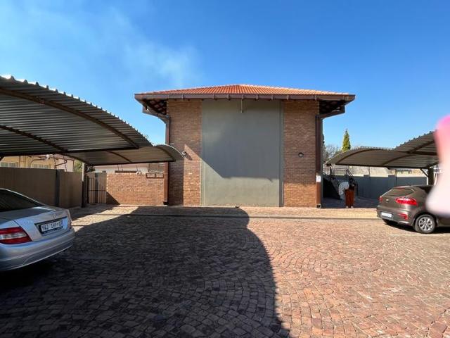 R7,300 pm 2 Bedroom Apartment To Let in Pretoria North