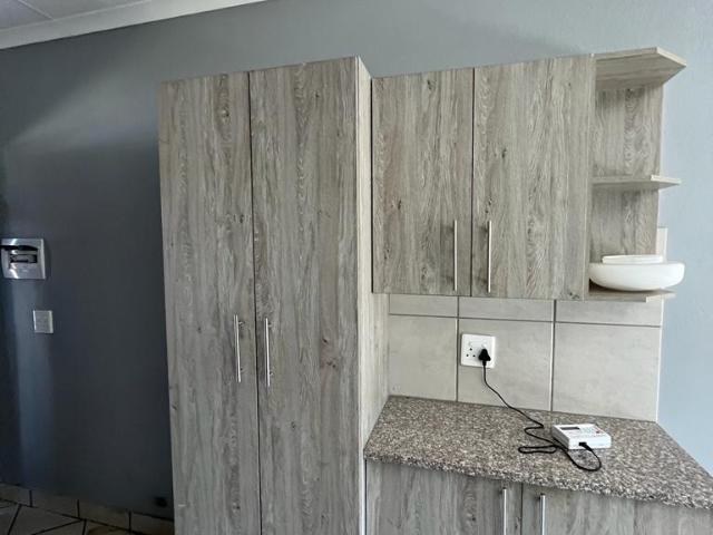 R7,300 pm 2 Bedroom Apartment To Let in Pretoria North