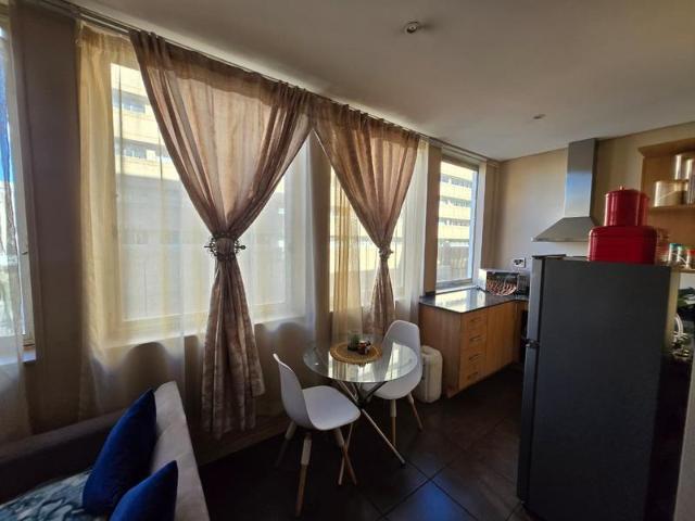 R4 500 | 0.5 Bedroom Apartment / Flat For Rent in Marshalltown, Johannesburg