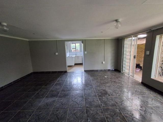 R4 500 | 1 Bedroom Cottage For Rent in Birch Acres, Kempton Park