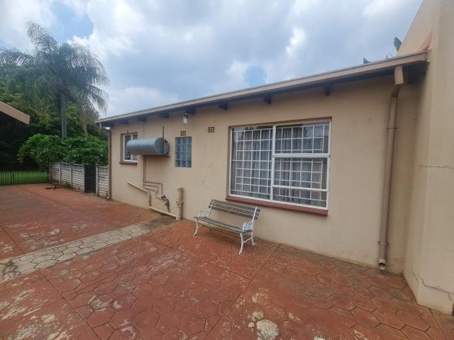 R4,550 pm 1 Bedroom Apartment To Let in Pretoria North