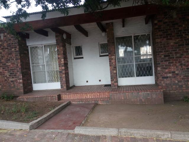R4,950 pm 1 Bedroom Flat To Let in Grahamstown Central