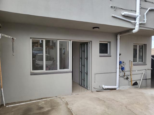 R4,000 pm 1 Bedroom Detached To Let in Croftdene