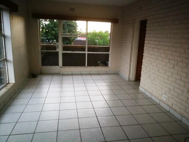 R5 500 | 3 Bedroom Apartment / Flat For Rent in Witpoortjie, Roodepoort