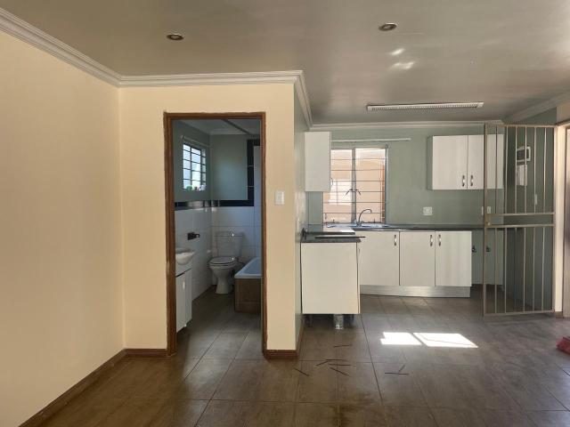 R5 500 | 1 Bedroom Cottage For Rent in Fairmount, Johannesburg