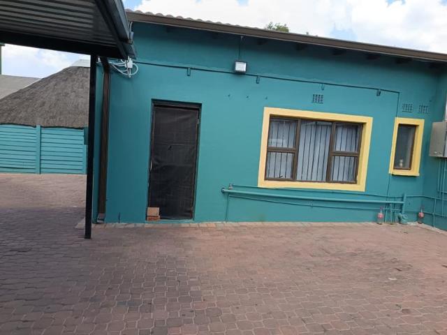 R5 500 | 2 Bedroom Cottage For Rent in Booysens, Pretoria