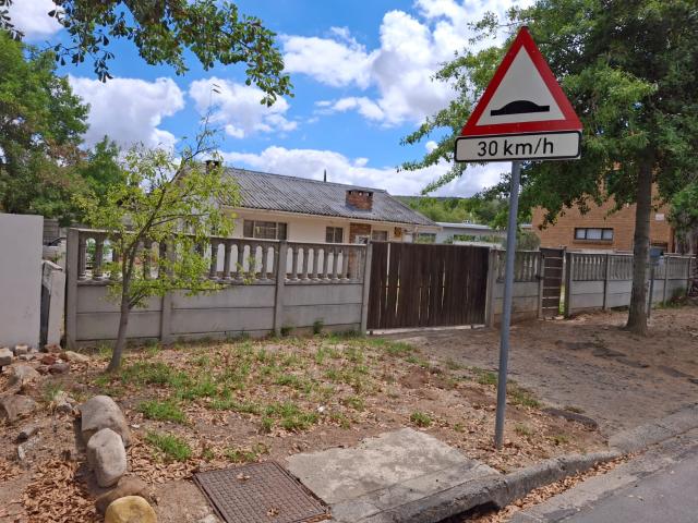 R5,500 pm 3 Bedroom Room To Let in Idasvallei