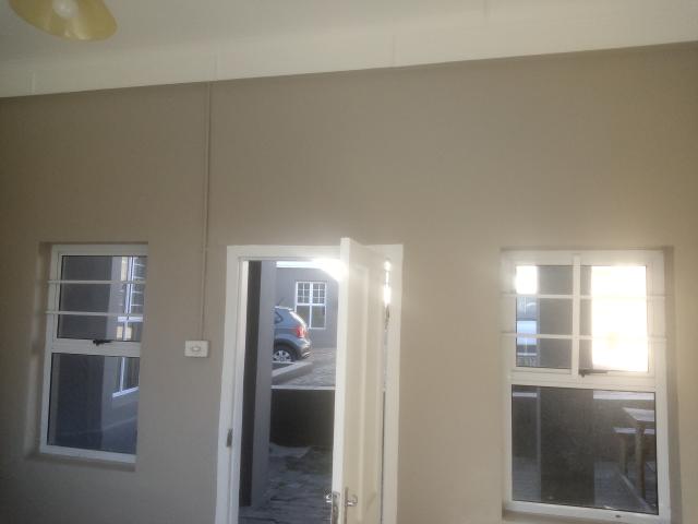 R5,500 pm 2 Bedroom Apartment Block To Let in Grahamstown Central
