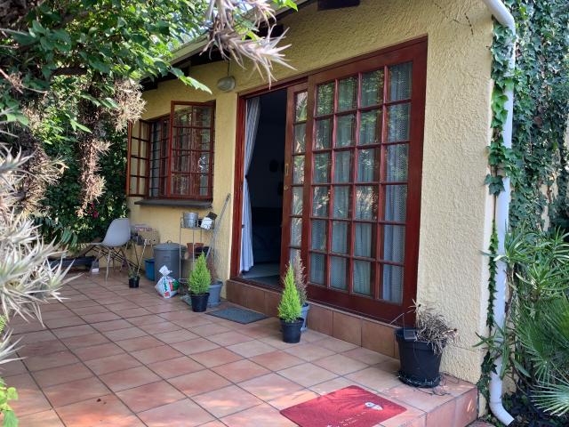 R5,650 pm Studio Apartment To Let in Linden