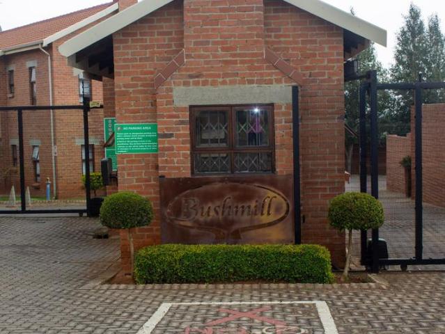 R5 800 | 2 Bedroom Apartment / Flat For Rent in Ruimsig, Roodepoort