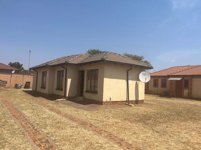 R5,800 pm 3 Bedroom Freestanding To Let in The Orchards