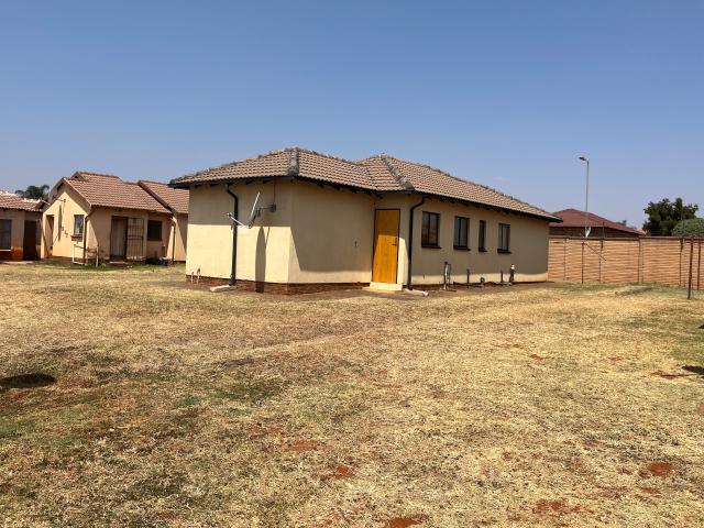 R5,800 pm 3 Bedroom House To Let in Chantelle