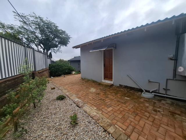 R5,800 pm 1 Bedroom Garden Cottage To Let in Randpark
